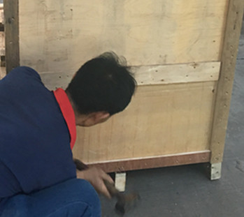 脫泡機(jī)打木箱 脫泡機(jī)打木箱
